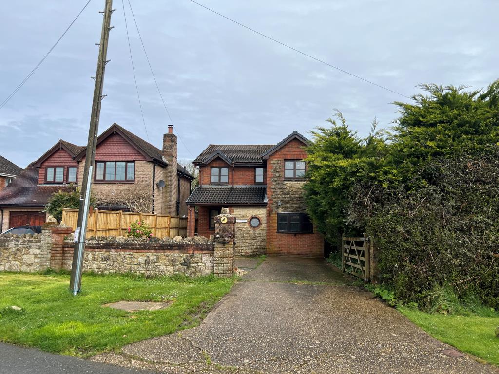 Lot: 94 - HOUSE FOR IMPROVEMENT - Detached property showing front with drive and front garden